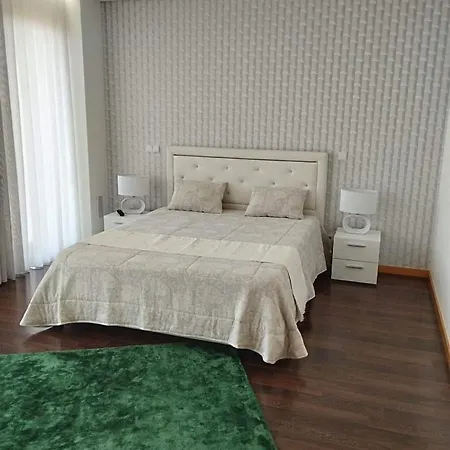 Casa Rosas Quintiaes Holiday home Gralheira (Centro)